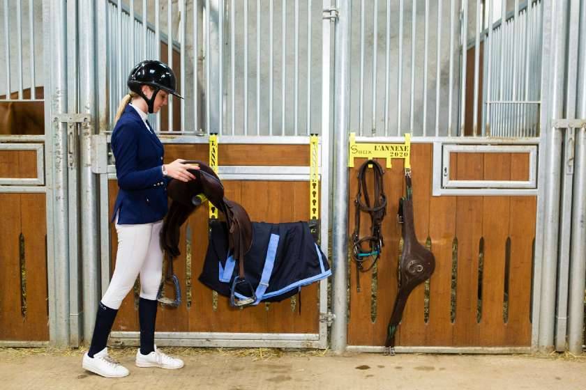 Porte-couverture pour cheval ou poney