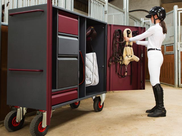 SBOX, malles d'équitation & obstacles d'équitation